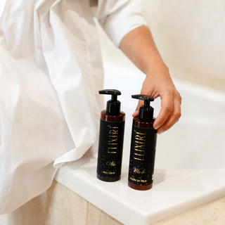 Darilni set Sparkling Moments Gold s Zlato Radgonsko penino rosé, losjonom za telo Elixiré Wine in penečo kopeljo Elixiré Wine. Popolno darilo za nego telesa in sprostitev.