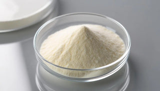 Vitamin B1 – pomirjujoča sestavina v Elixiré kozmetiki za zaščito kože pred poškodbami, izboljšanje njenega zdravja in sijaja ter podporo naravni regeneraciji celic.